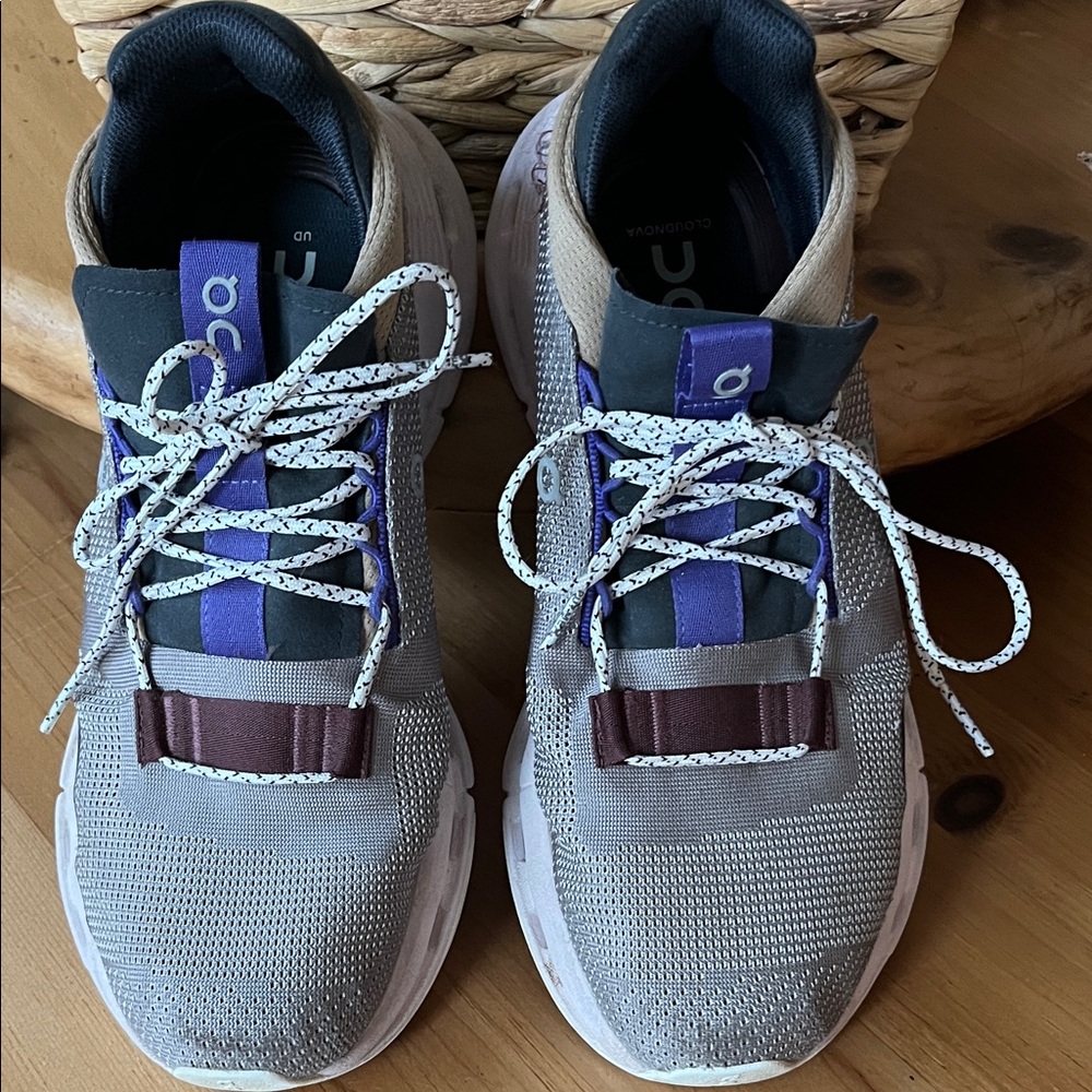 On cloud Lily Athletic Shoes